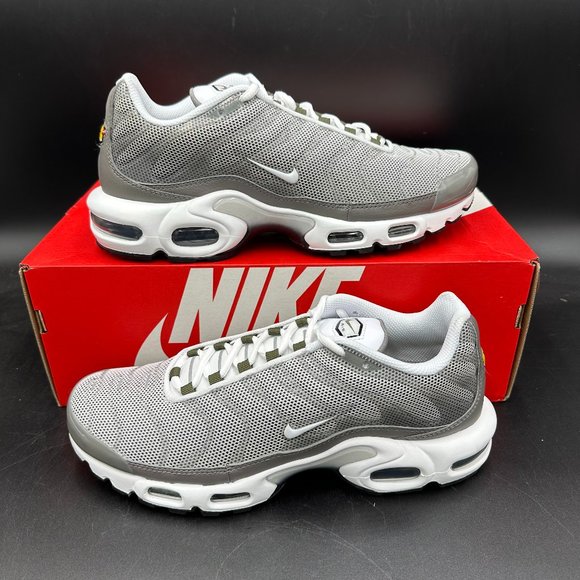 Nike Air Max Plus SE Men's Shoes Wolf Grey Black White DV7665 002